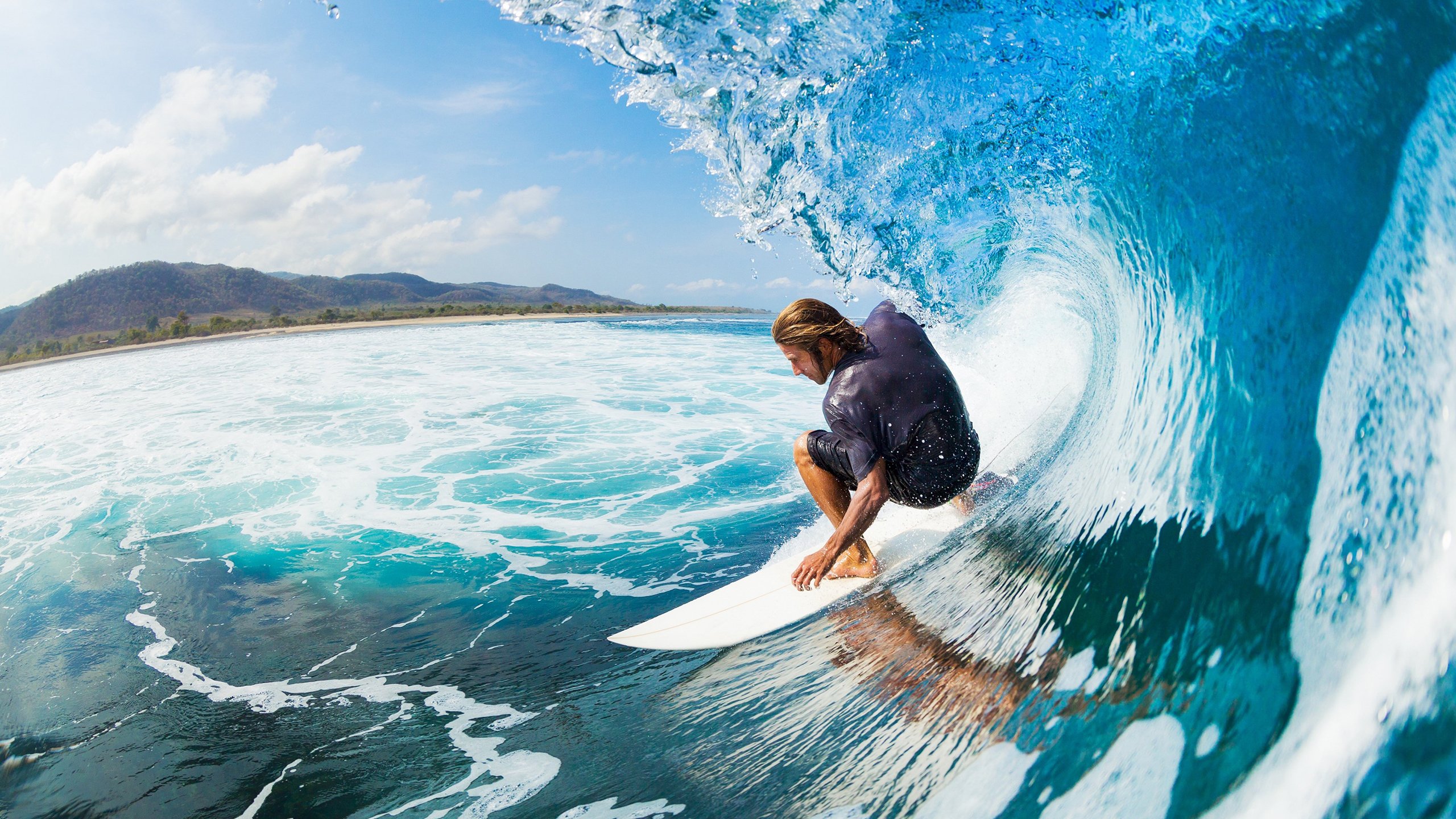 九游博彩-“马科斯·莫奇的全场覆盖与领导能力,助力美洲狮队建立强大防线”